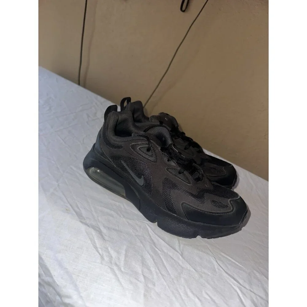 Nike Air Max 200 Triple Black Sneakers AT5627-001 Kids 6y / Women's 7.5